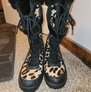 Women's DC snow boots